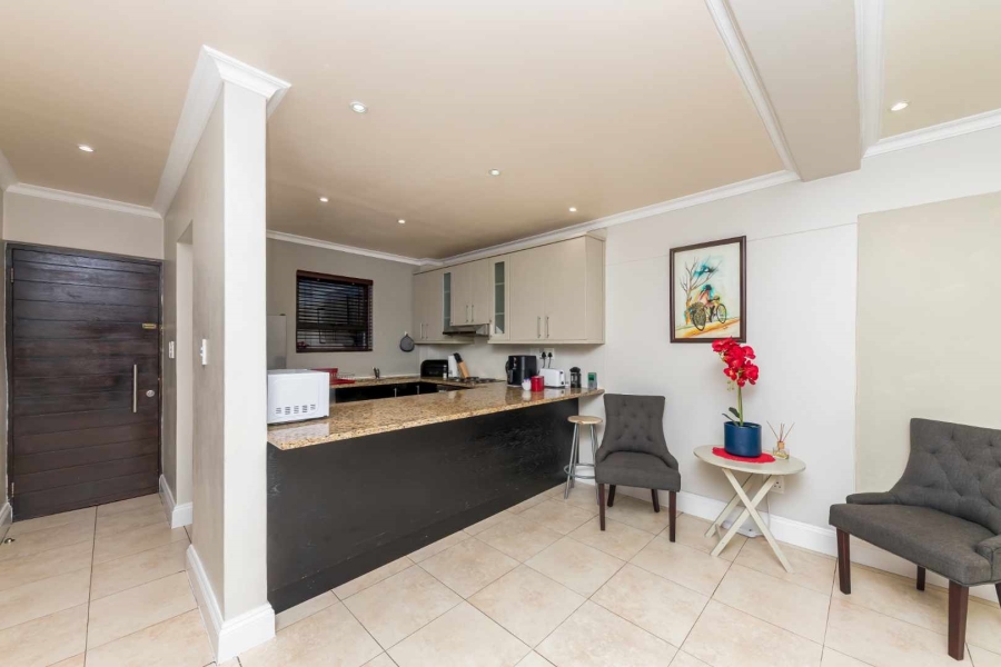 2 Bedroom Property for Sale in Sea Point Western Cape